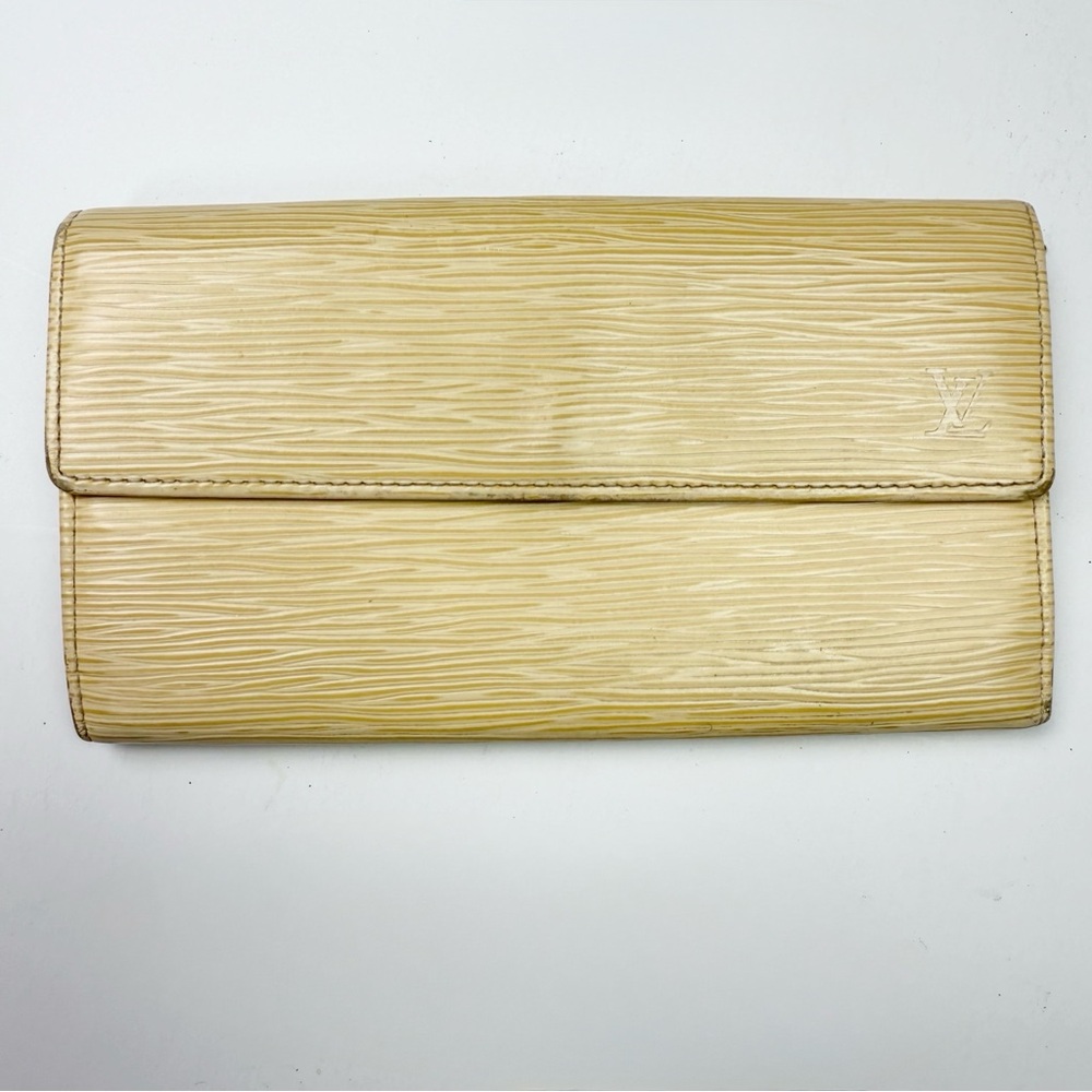 LOUIS VUITTON Sarah Long Bi-Fold Wallet in Cream EPI Leather